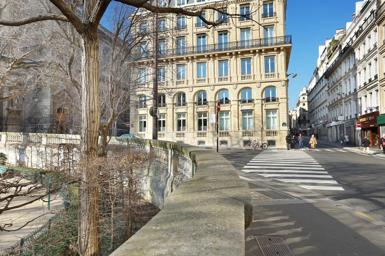 Rent A - Blanche * Parijs